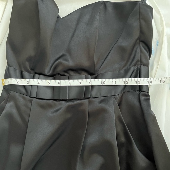 Black strapless dress with pockets - Picture 5 of 7